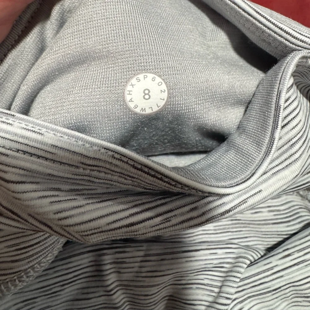 Gray Lululemon Leggings Size 8 - Picture 5 of 10